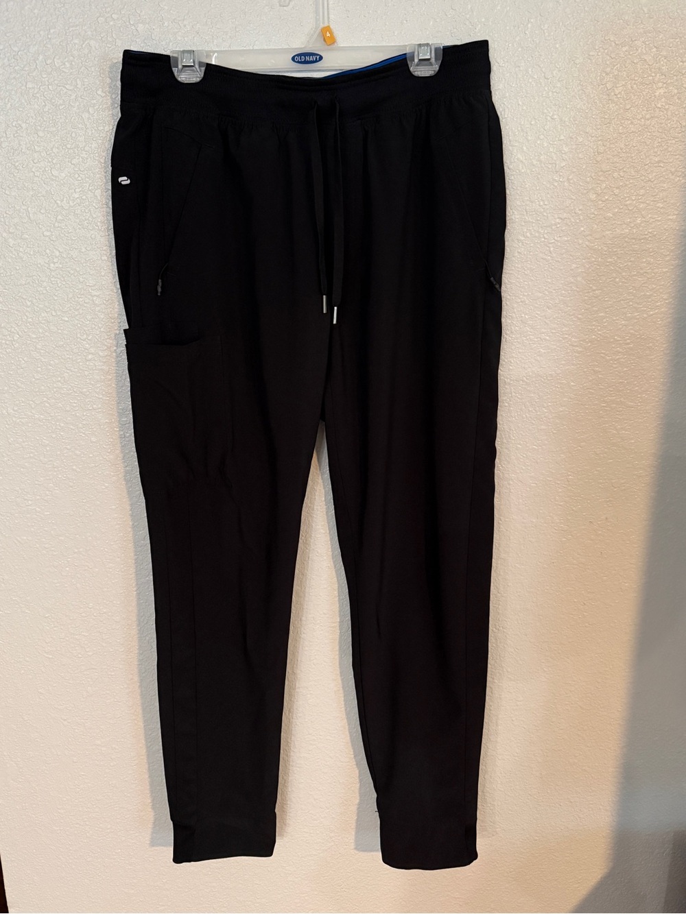 MEN’s Infinity black scrubs